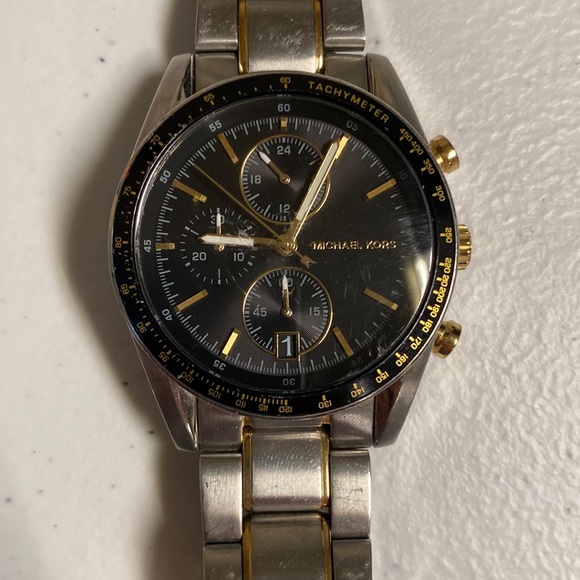 Michael kors watch. Decent condition - Picture 1 of 3